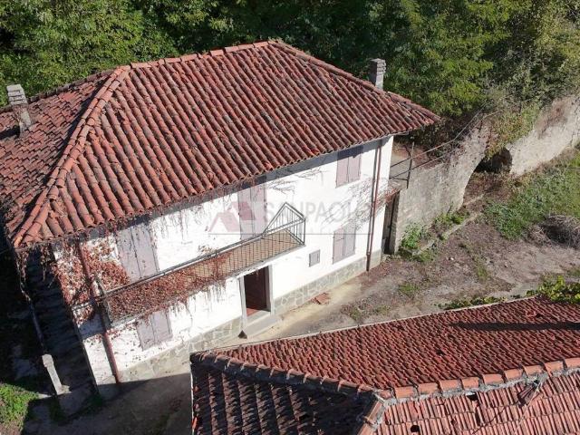 Casa indipendente in vendita a Perletto CN