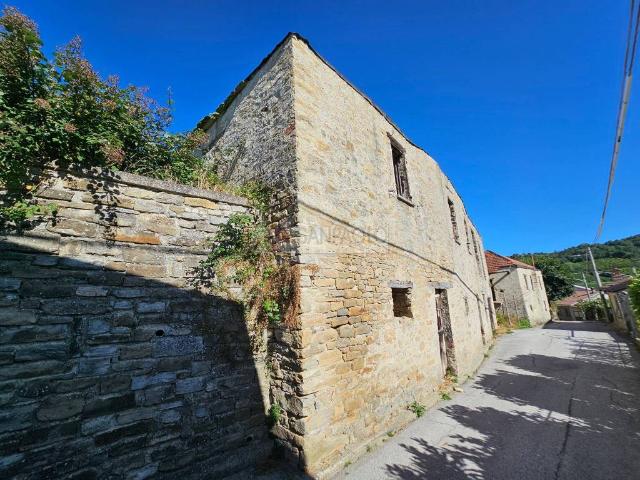 Casa indipendente in vendita a Perletto CN