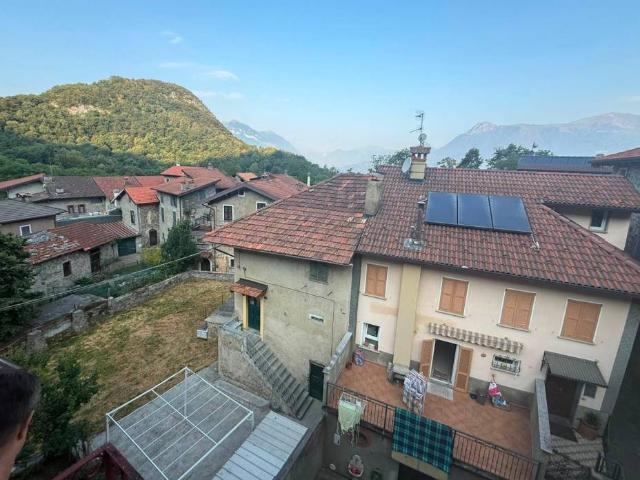 Casa indipendente in vendita a Perledo LC
