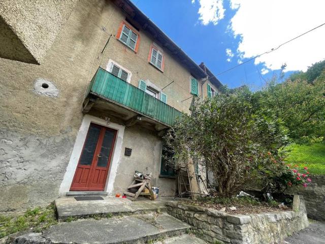 Casa indipendente in vendita a Perledo LC