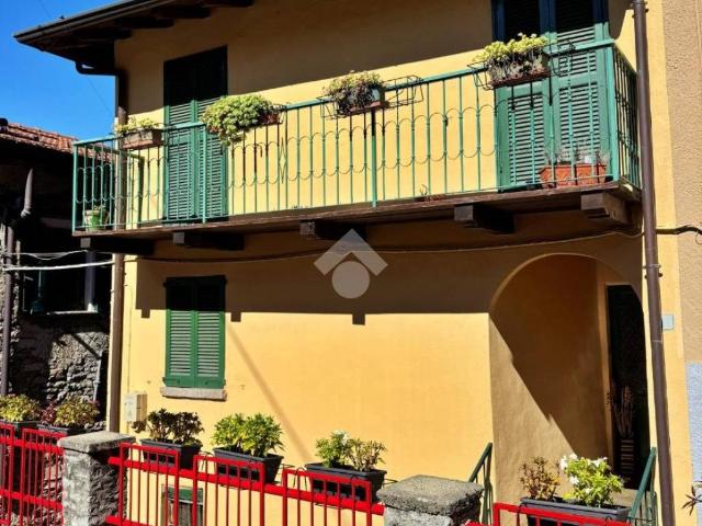 Casa indipendente in vendita a Perledo LC