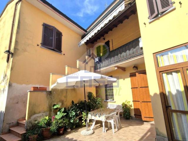 Casa indipendente in vendita a Persico Dosimo CR