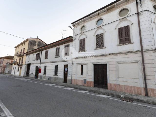 Casa indipendente in vendita a Persico Dosimo CR