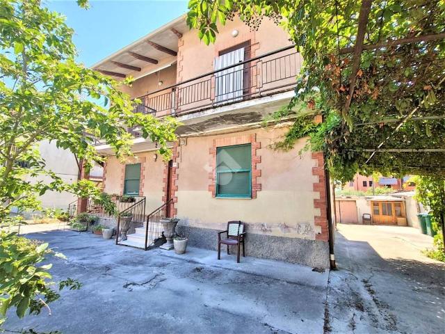 Casa indipendente in vendita a Perugia