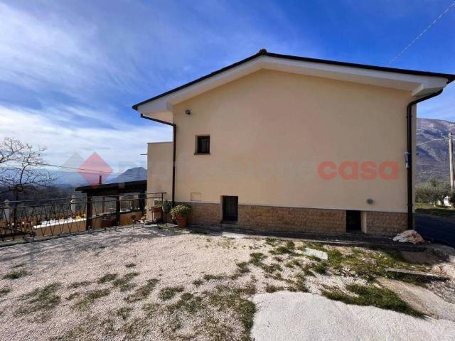 Casa indipendente in vendita a Pescosolido FR