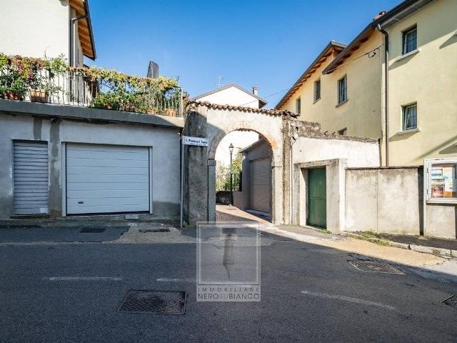 Casa indipendente in vendita a Pescate LC