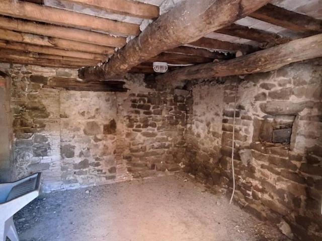 Casa indipendente in vendita a Pescaglia LU