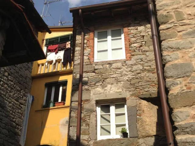 Casa indipendente in vendita a Pescaglia LU