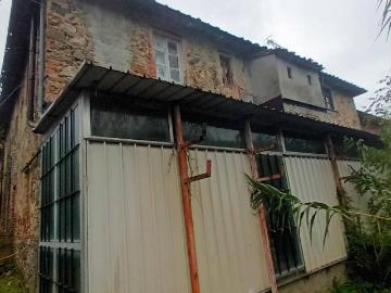 Casa indipendente in vendita a Pescaglia LU