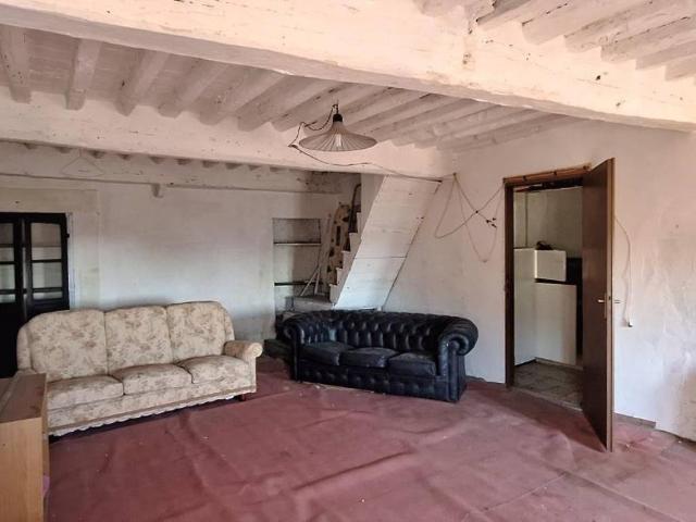 Casa indipendente in vendita a Pescaglia LU