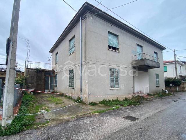 Casa indipendente in vendita a Pescara via Monte Secine, 7, Ospedale