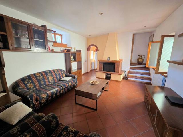 Casa indipendente in vendita a Pescia PT