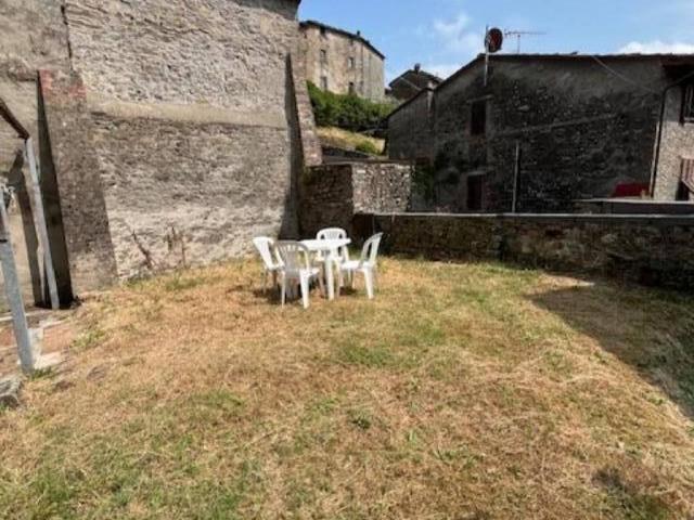 Casa indipendente in vendita a Pescia PT