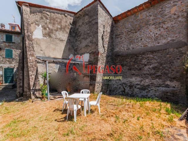 Casa indipendente in vendita a Pescia PT