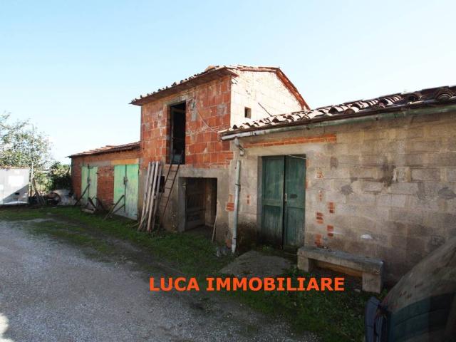 Casa indipendente in vendita a Pescia PT