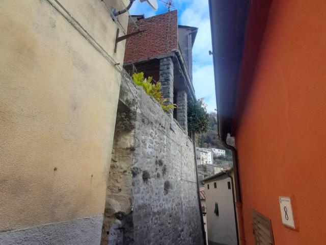 Casa indipendente in vendita a Pescia PT