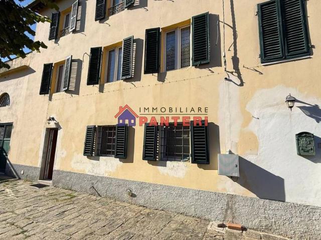Casa indipendente in vendita a Pescia viale Fiume, 15
