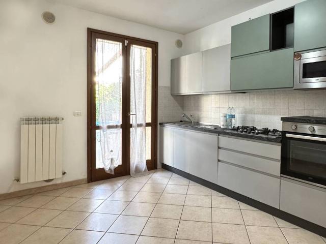 Casa indipendente in vendita a Pesaro PU