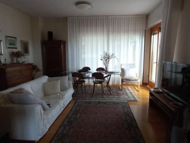 Casa indipendente in vendita a Pesaro PU