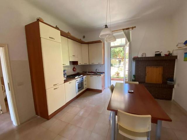 Casa indipendente in vendita a Pesaro PU