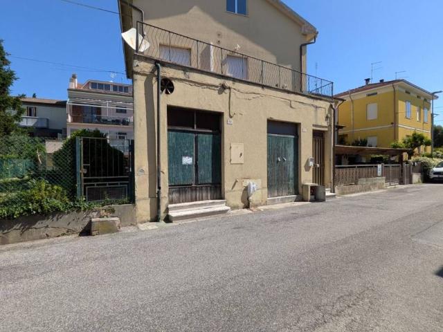 Casa indipendente in vendita a Pesaro PU