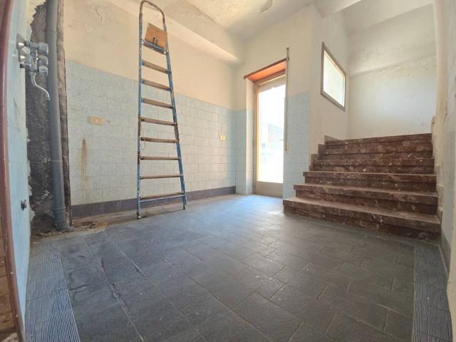 Casa indipendente in vendita a Pizzoli AQ