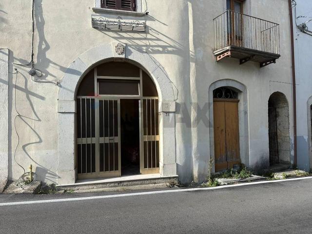 Casa indipendente in vendita a Pizzone