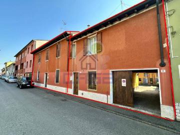 Casa indipendente in vendita a Pizzighettone CR