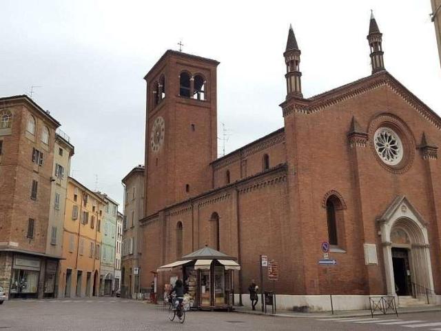 Casa indipendente in vendita a Piacenza