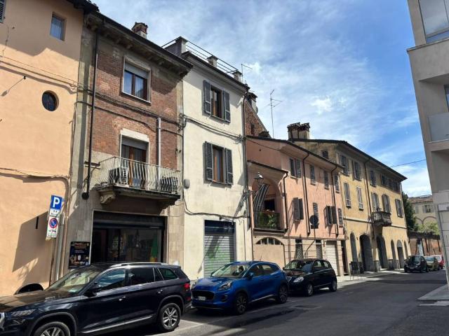 Casa indipendente in vendita a Piacenza PC