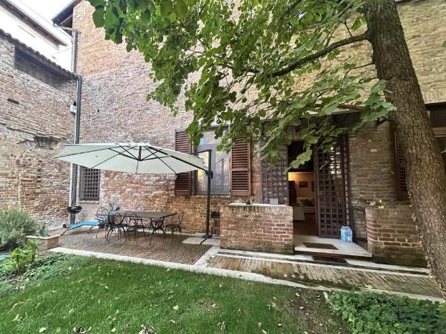 Casa indipendente in vendita a Piacenza PC