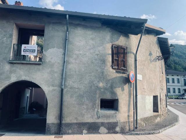 Casa indipendente in vendita a Pian Camuno BS