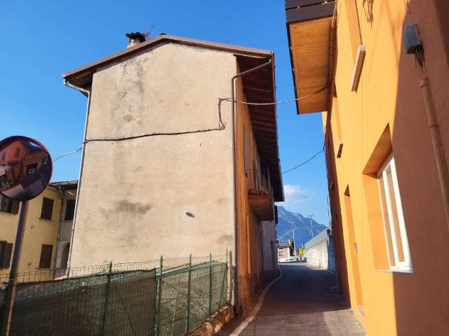 Casa indipendente in vendita a Pian Camuno BS