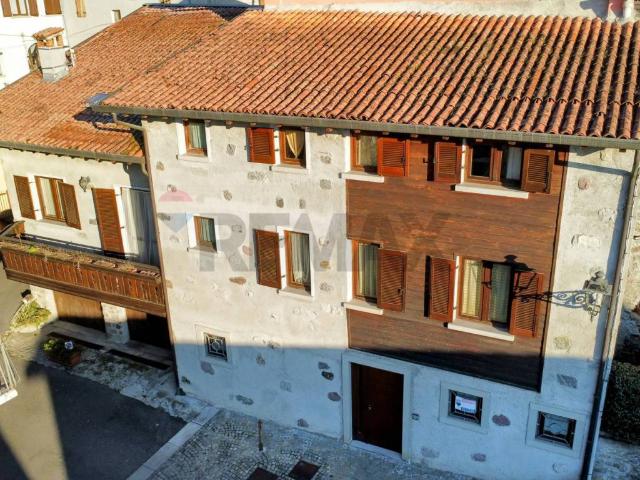 Casa indipendente in vendita a Pian Camuno BS