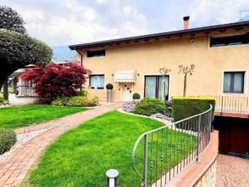 Casa indipendente in vendita a Pian Camuno BS