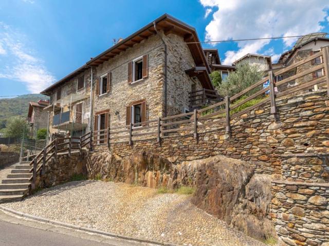 Casa indipendente in vendita a Pianello del Lario CO