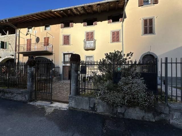 Casa indipendente in vendita a Piario BG
