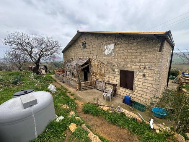 Casa indipendente in vendita a Piazza Armerina EN