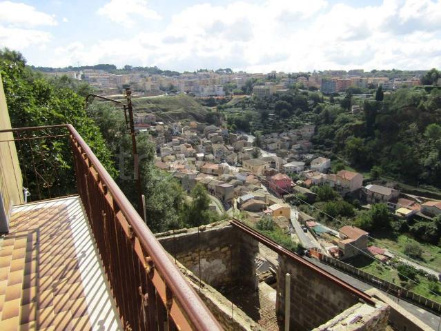 Casa indipendente in vendita a Piazza Armerina via Pavone, 2