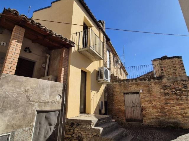 Casa indipendente in vendita a Picciano PE