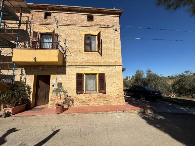 Casa indipendente in vendita a Picciano PE