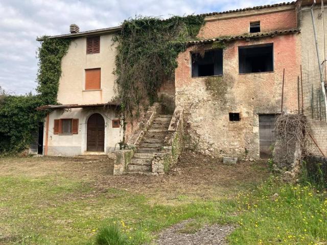 Casa indipendente in vendita a Piedimonte San Germano FR