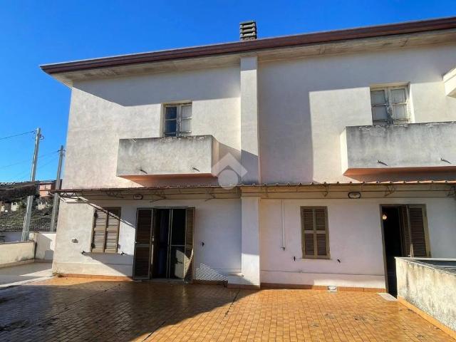 Casa indipendente in vendita a Piedimonte San Germano FR