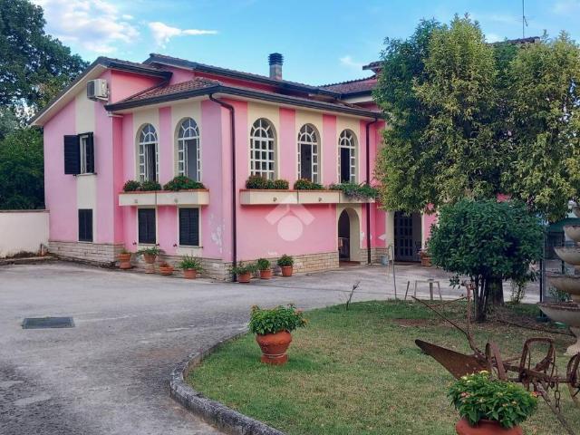 Casa indipendente in vendita a Piedimonte San Germano FR