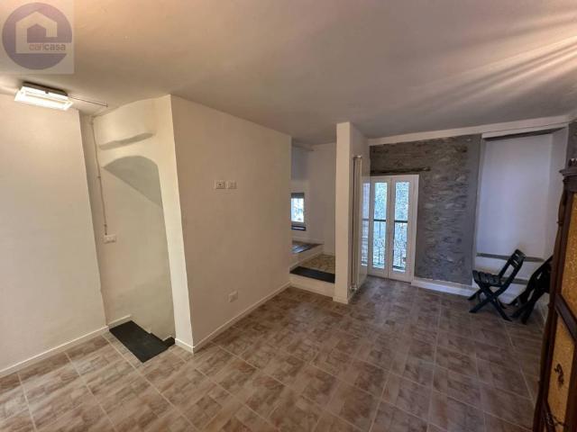 Casa indipendente in vendita a Pietrabruna IM