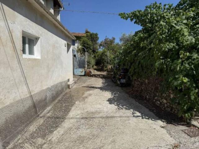 Casa indipendente in vendita a Pietrabruna IM