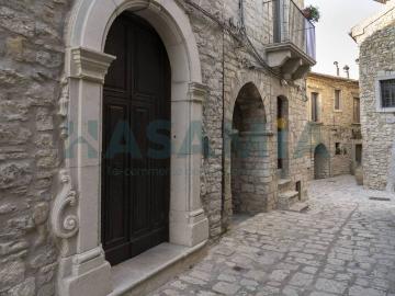 Casa indipendente in vendita a Pietragalla PZ