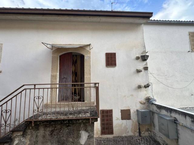 Casa indipendente in vendita a Pietranico PE