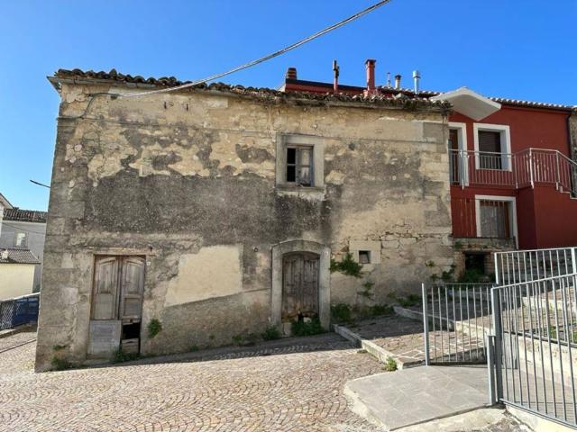 Casa indipendente in vendita a Pietranico PE