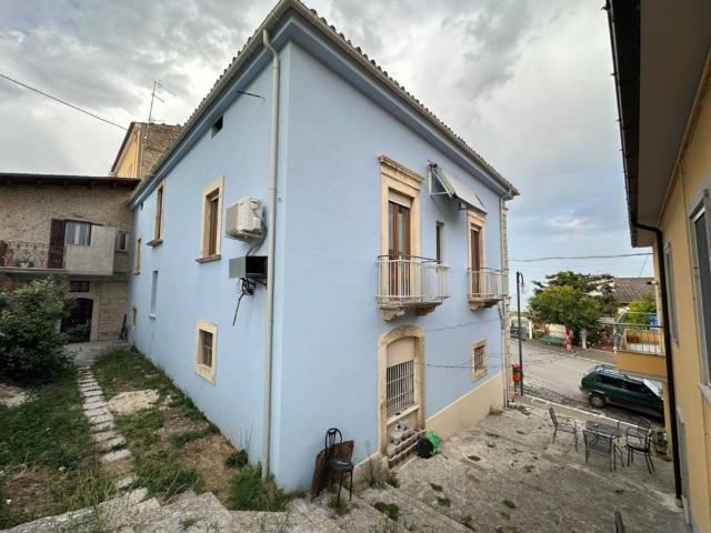 Casa indipendente in vendita a Pietranico PE